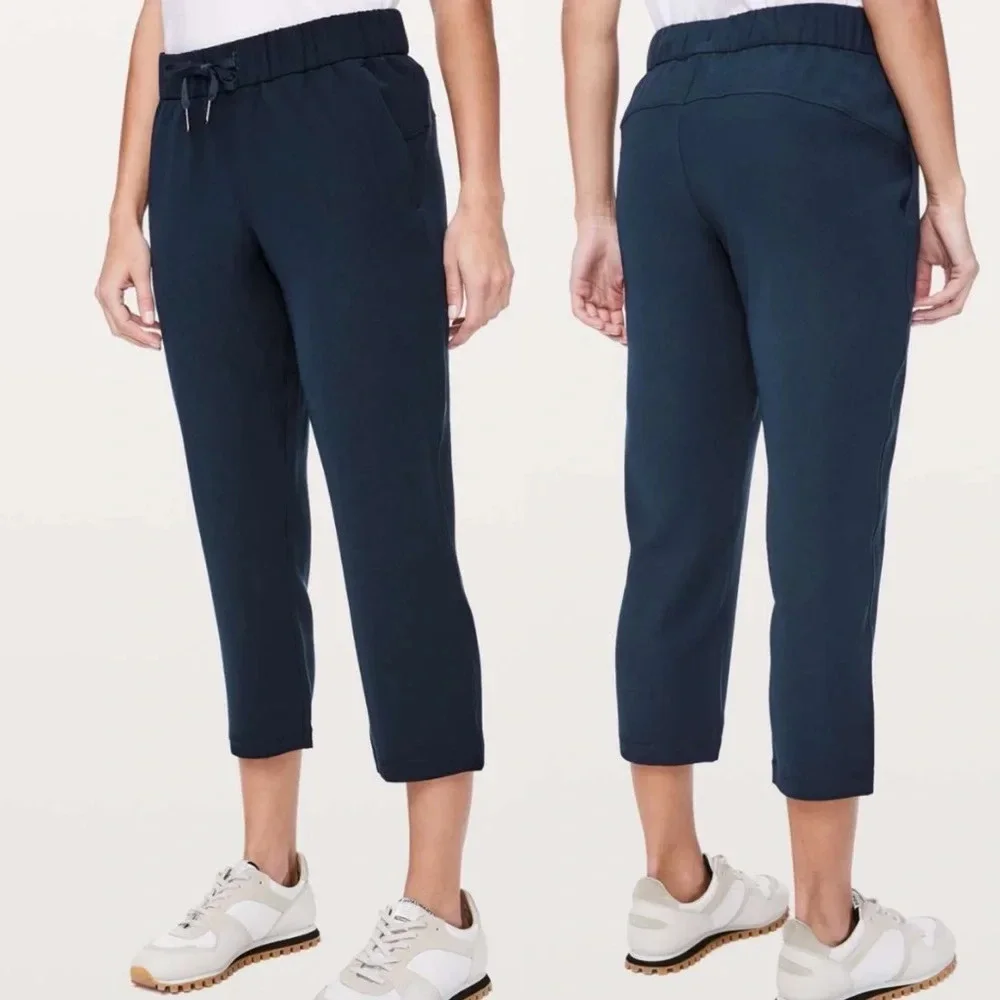 Lululemon On The Fly Crop Woven 23